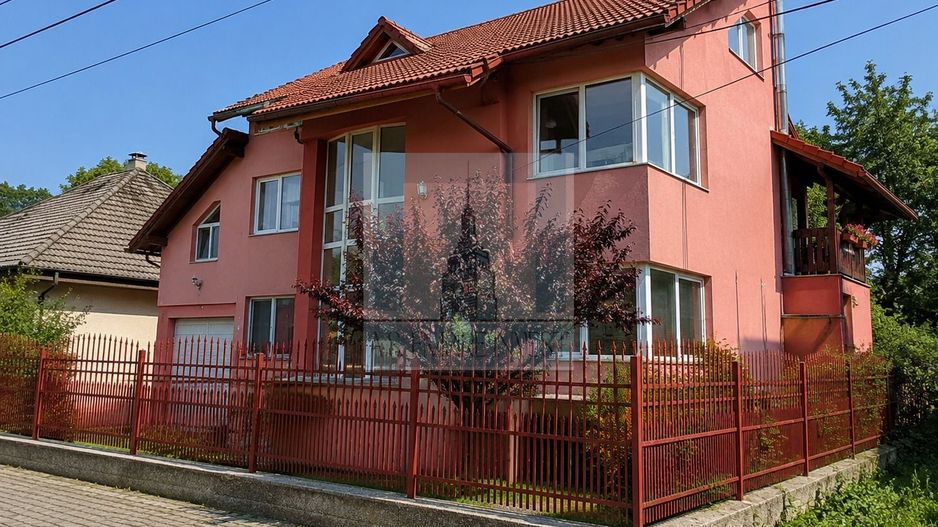 Casă spațioasă | 223 mp utili | teren 1.000 mp-zona Cristian/Brașov - Poză 1