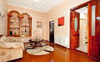 Casa P+1E si teren 370 mp, singur in curte - Piata Centrala - Poză 6