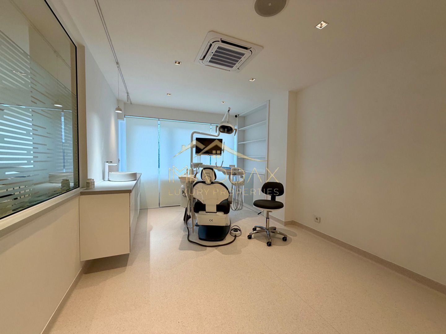 Spatiu comercial *105mp* / cabinet stomatologic / Sos. Nordului Herastrau - Poză 13