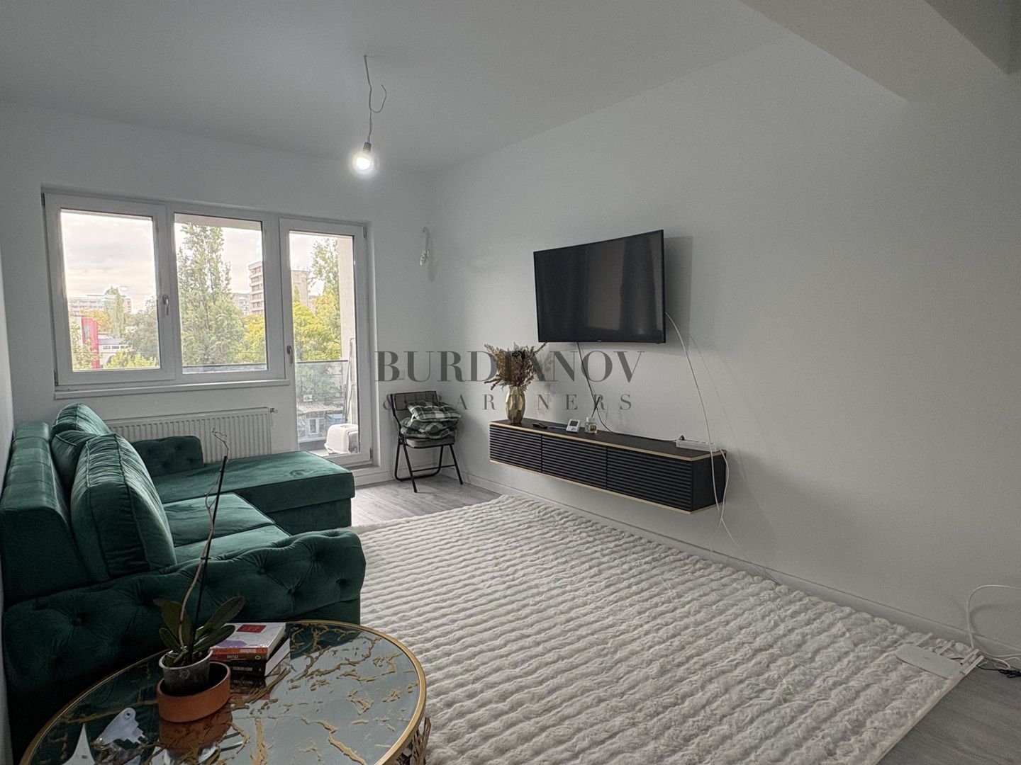 Apartament cu 2 camere de vânzare - Metrou Costin Georgian - Titan - Poză 2
