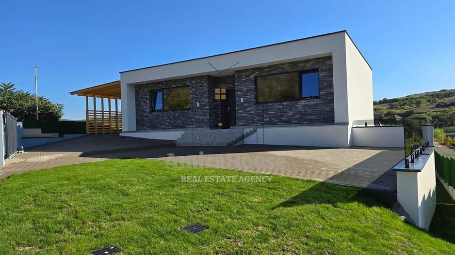 Casa individuala, 129 mp utili, teren 583 mp, terasa 68 mp, zona Sun Garden - Poză 3