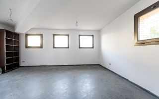 Clădire comercială în zona Grădiște. - Poză 30