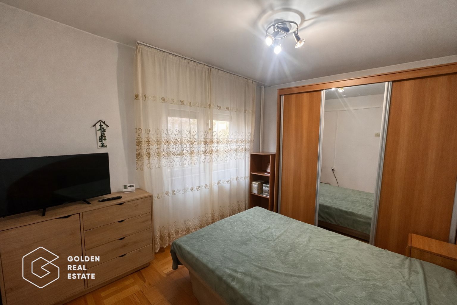 Apartament modern, 2 camere, etaj 1, Vlaicu, centrala proprie,loc parcare,balcon - Poză 4