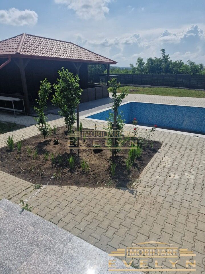 Proprietate deosebita, ocazie de investitie, la 20 km de Botosani - Poză 4