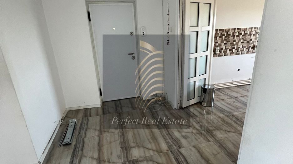Apartament 3 camere decomandat de închiriat – Piața Tomis - Poză 2