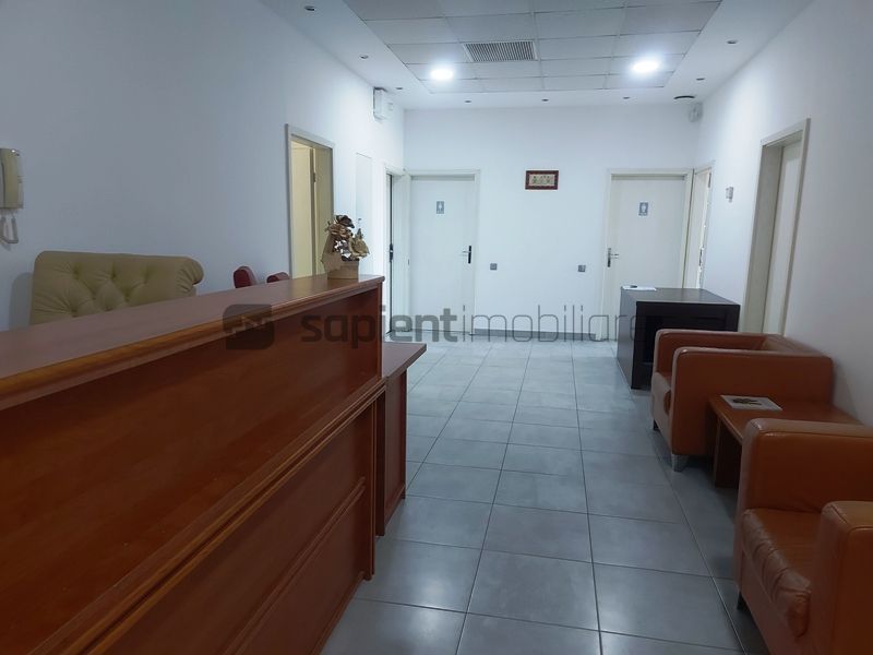 Spatiu comercial ultracentral ideal pentru birouri - Poză 14