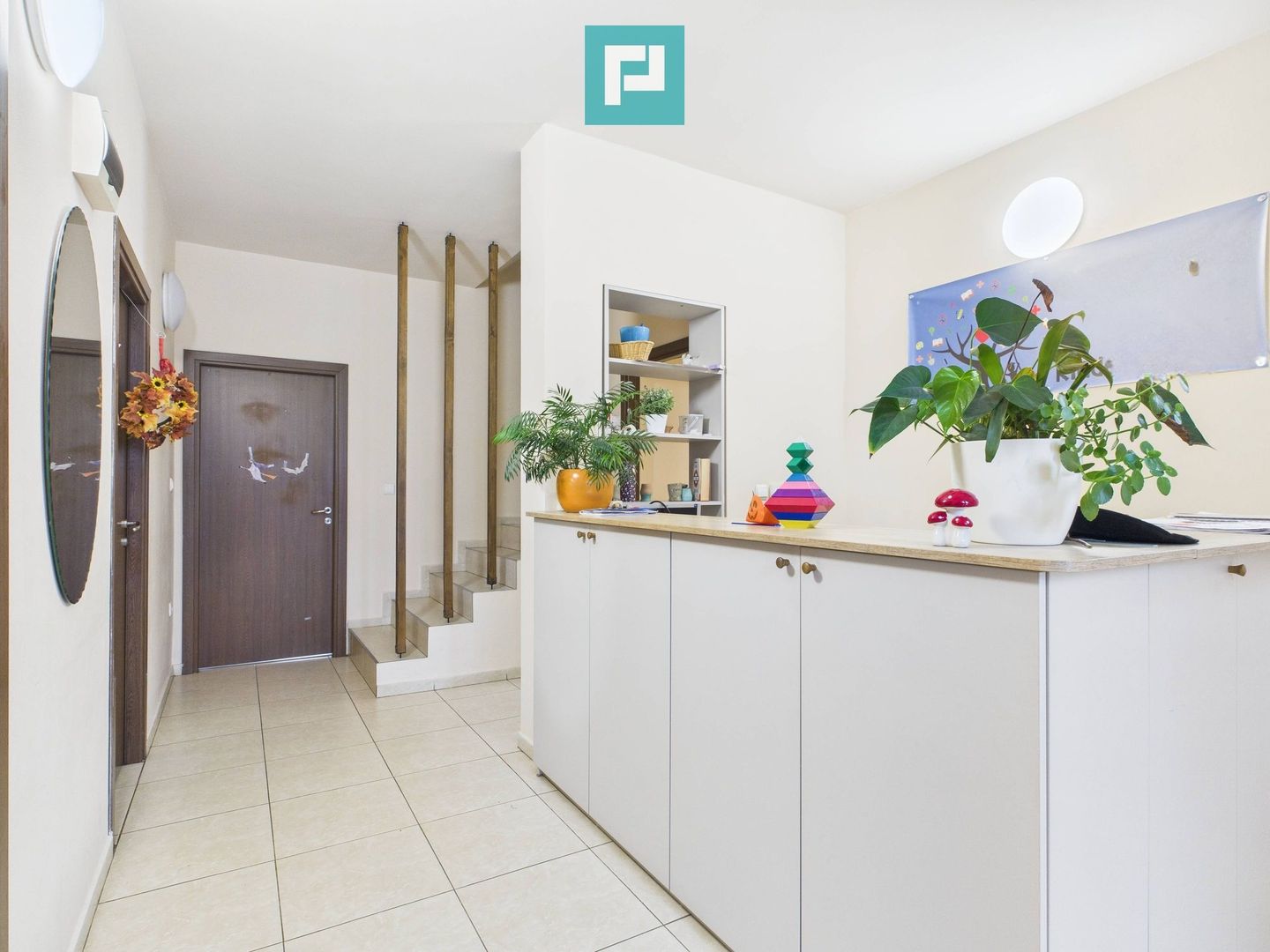 Casă  spațioasă cu 5 camere, Aradului - Poză 1