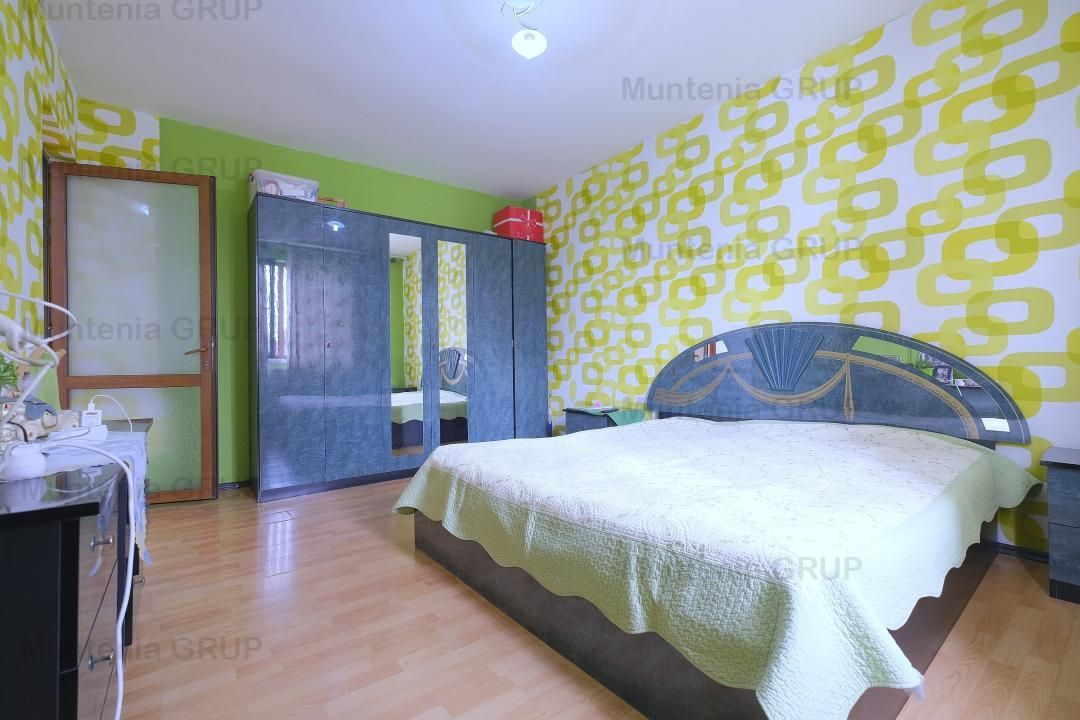 DOBROESTI - Str. Doinei, vila P+E+M, 6 camere, 3 bai cu fininsaje LUX - Poză 15