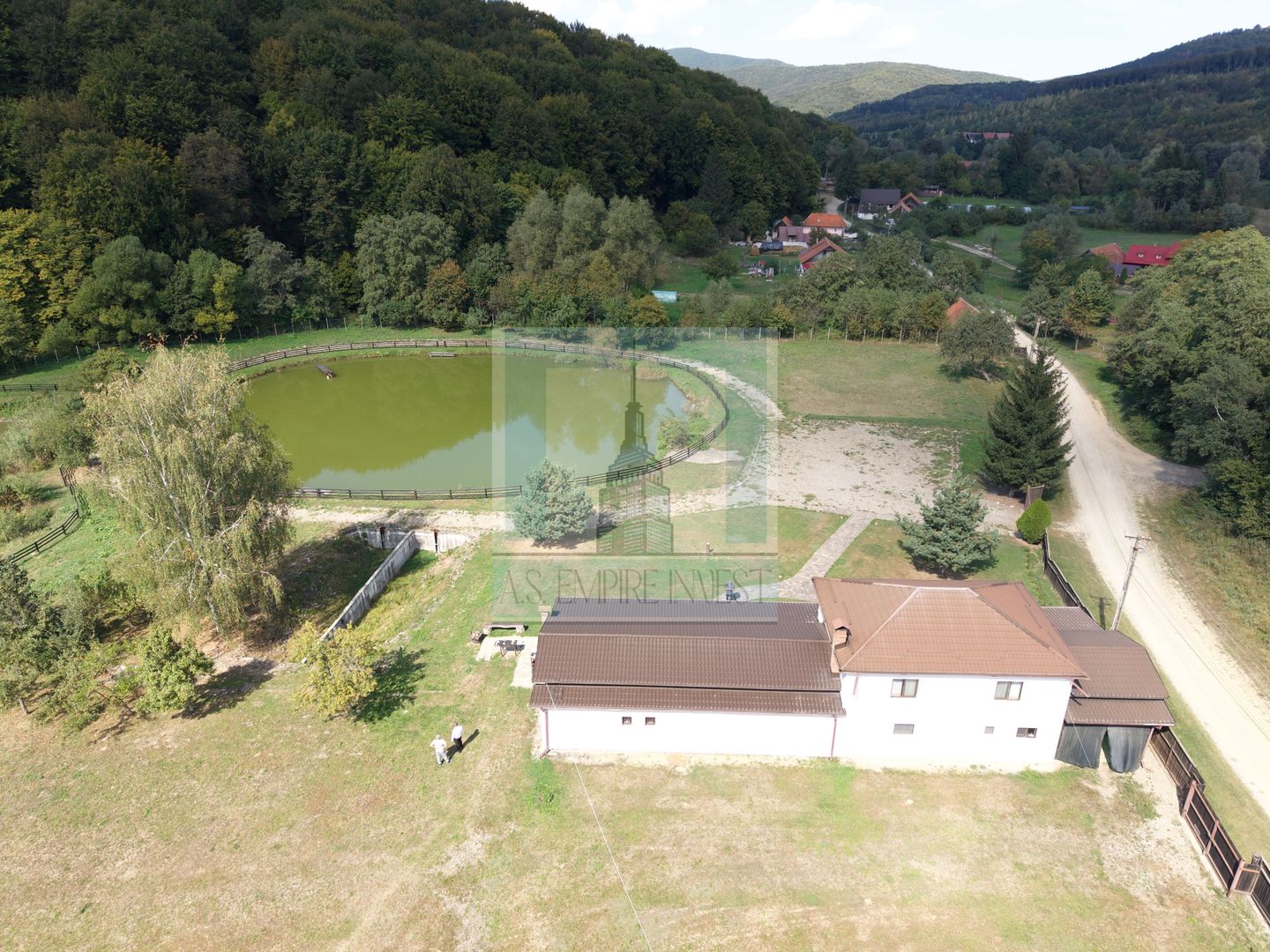 Complex Turistic activ,  2 lacuri ,teren 16800 mp -zona Valea Dobârlău - Poză 10