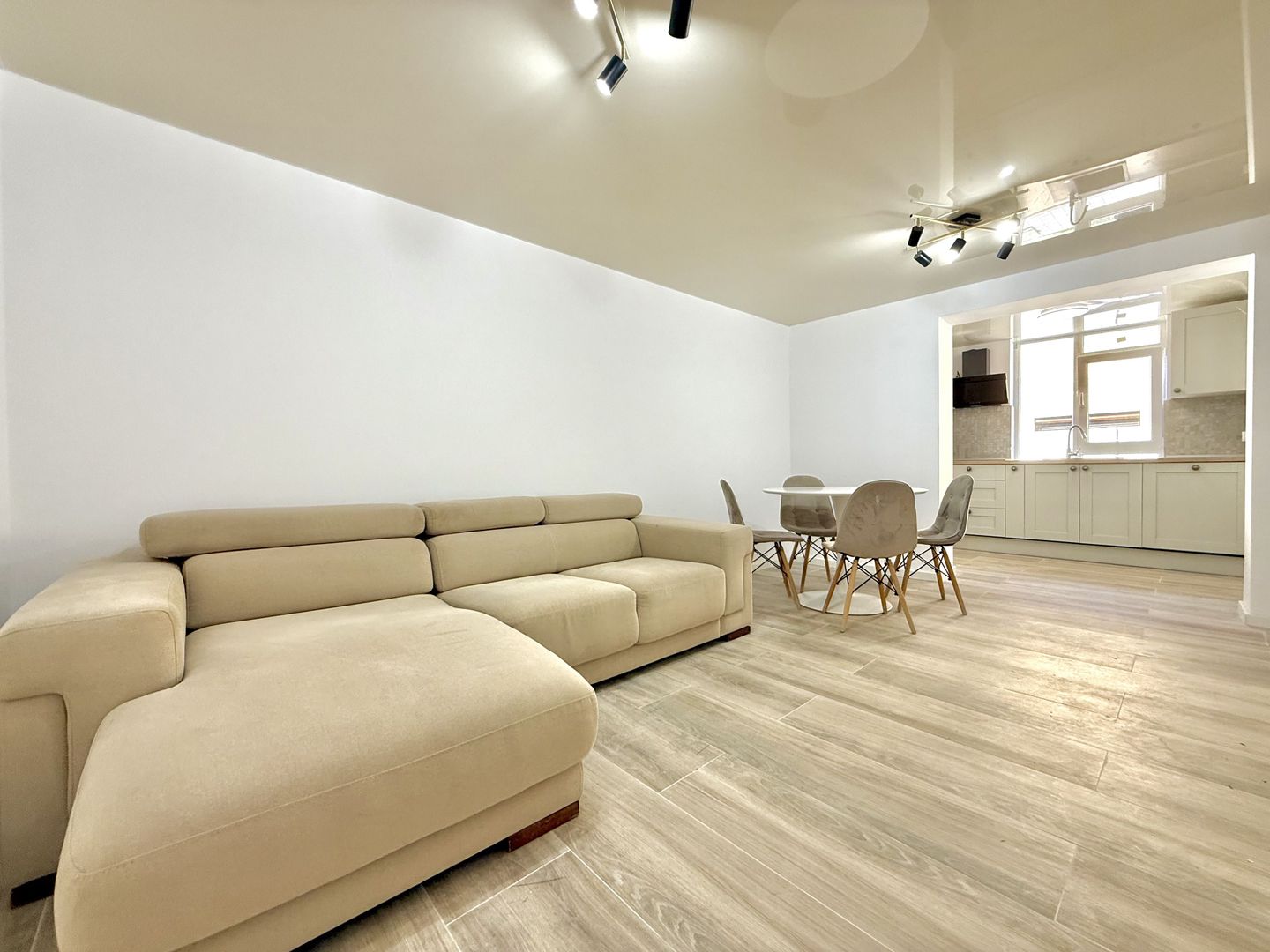 Casă premium de închiriat – Dumbrăvița - zona centrală - Poză 2