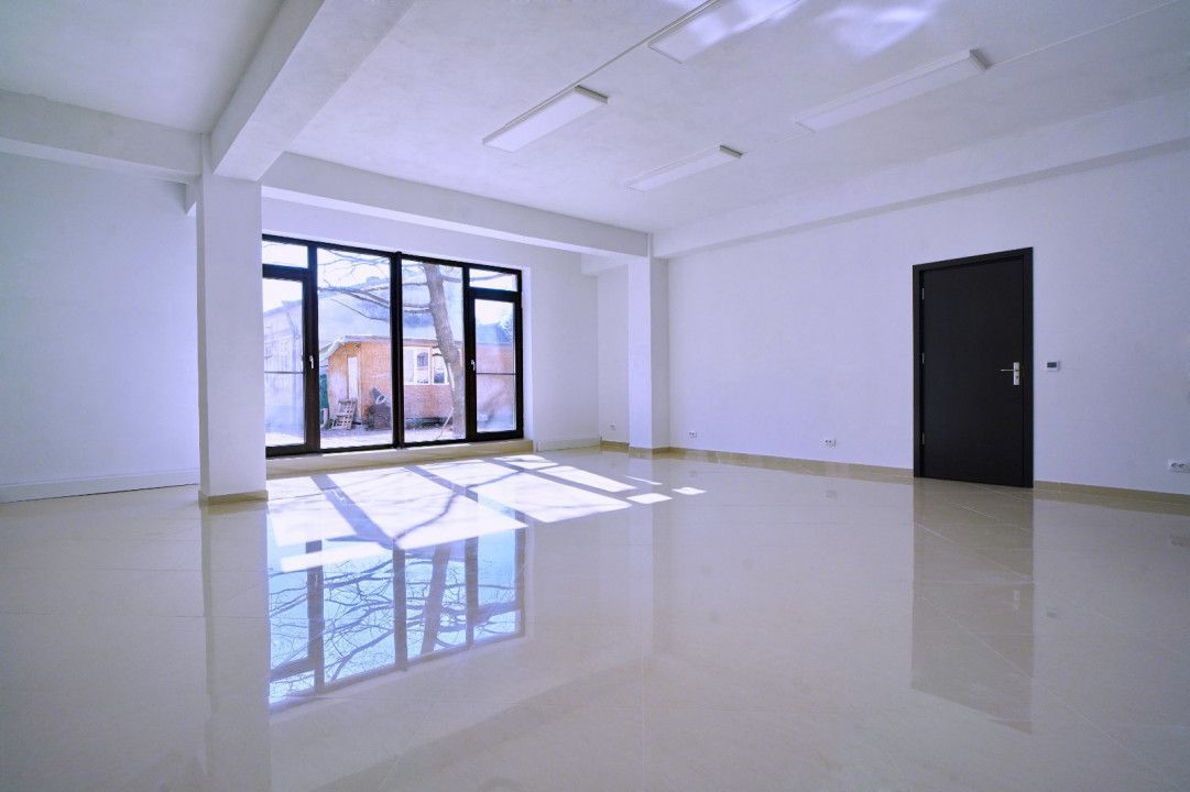 Inchiriere spatiu pentru birouri, cabinete, Negru Voda stradal - Poză 2