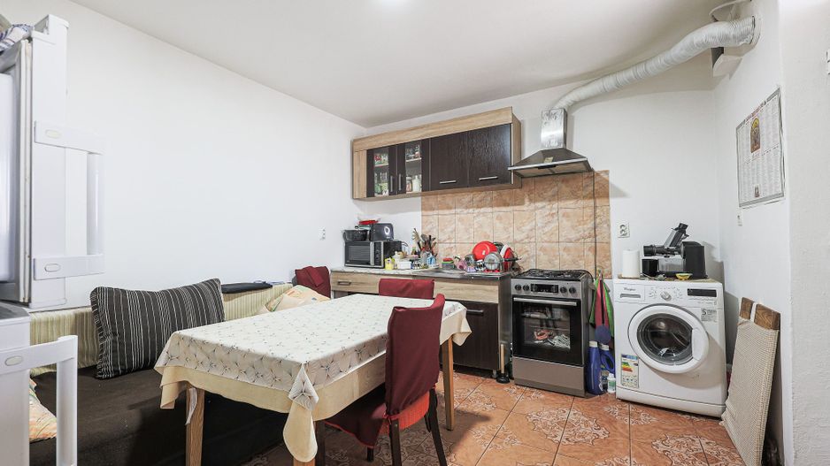 Rezervat Casă renovată cu 3 camere din cărămidă în Gradiste - Poză 5