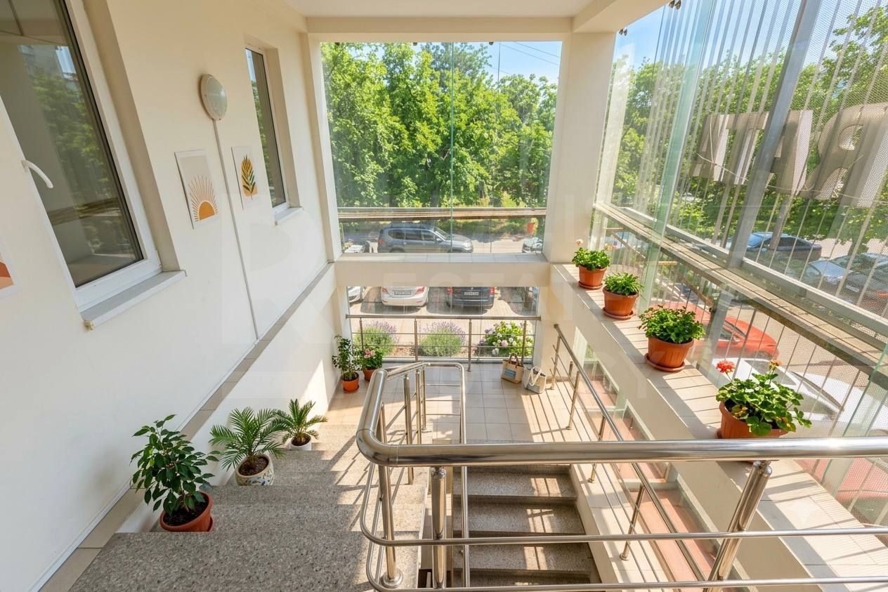 Se oferă spre chirie oficiu, 245 mp, bvd Ștefan cel Mare și Sfânt - Poză 3