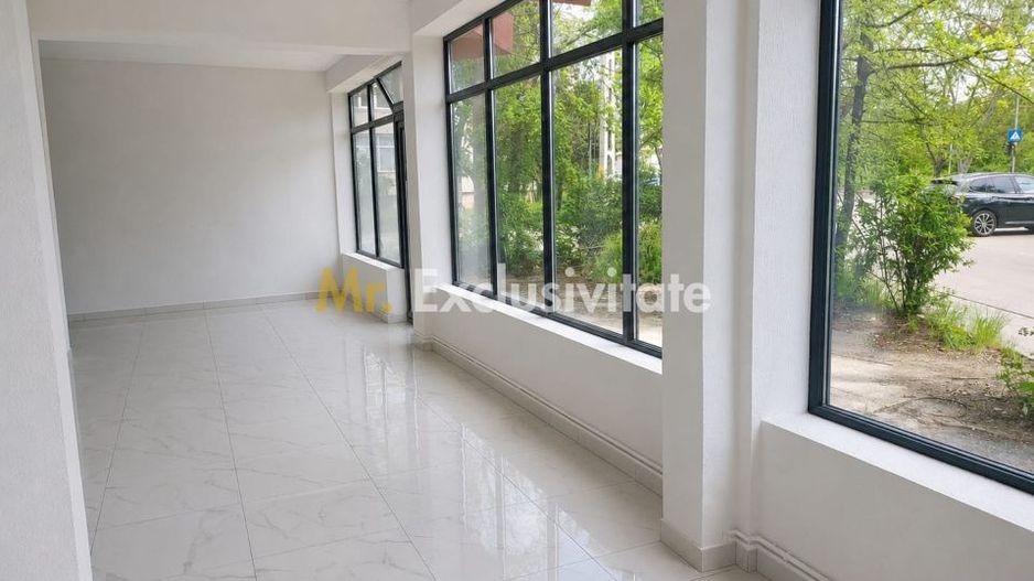 DE INCHIRIAT - renovat - parter si etajul 1 - stradal - Poză 1