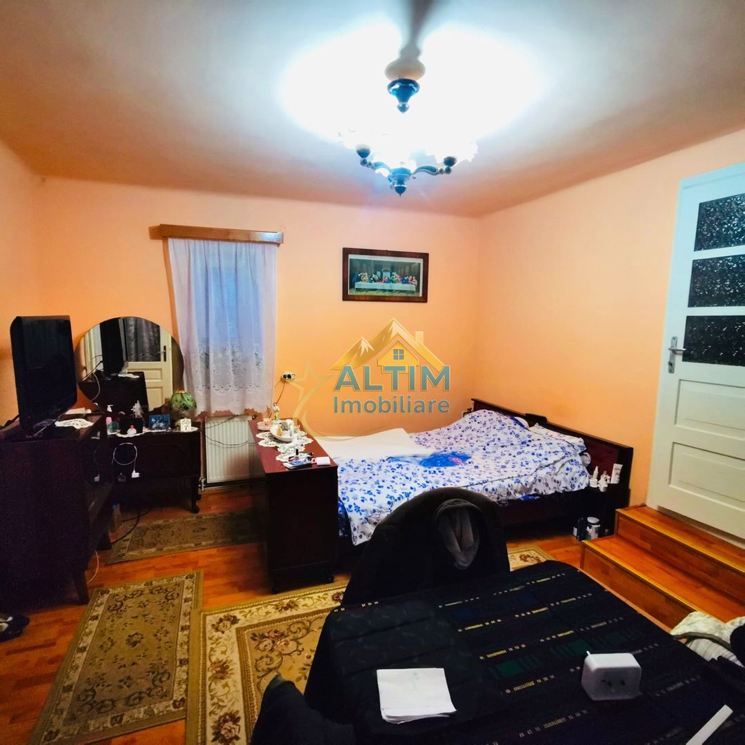 Casă de vânzare in Brașov, Stupini, 4 camere si teren de 1891mp - Poză 9