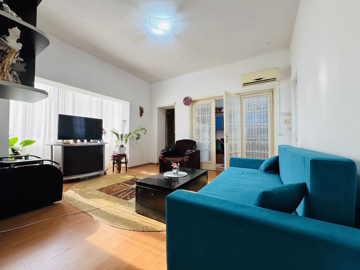 Apartament 3 camere in Vila+Demisol locuibil 18,40 mp - Parcul Carol - Poză 4