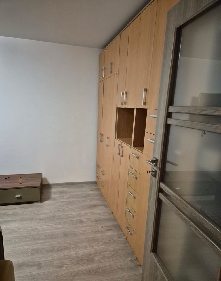 Cameră de inchiriat într-un apartament 2 camere, 3 min metrou Raul Doamnei - Poză 6