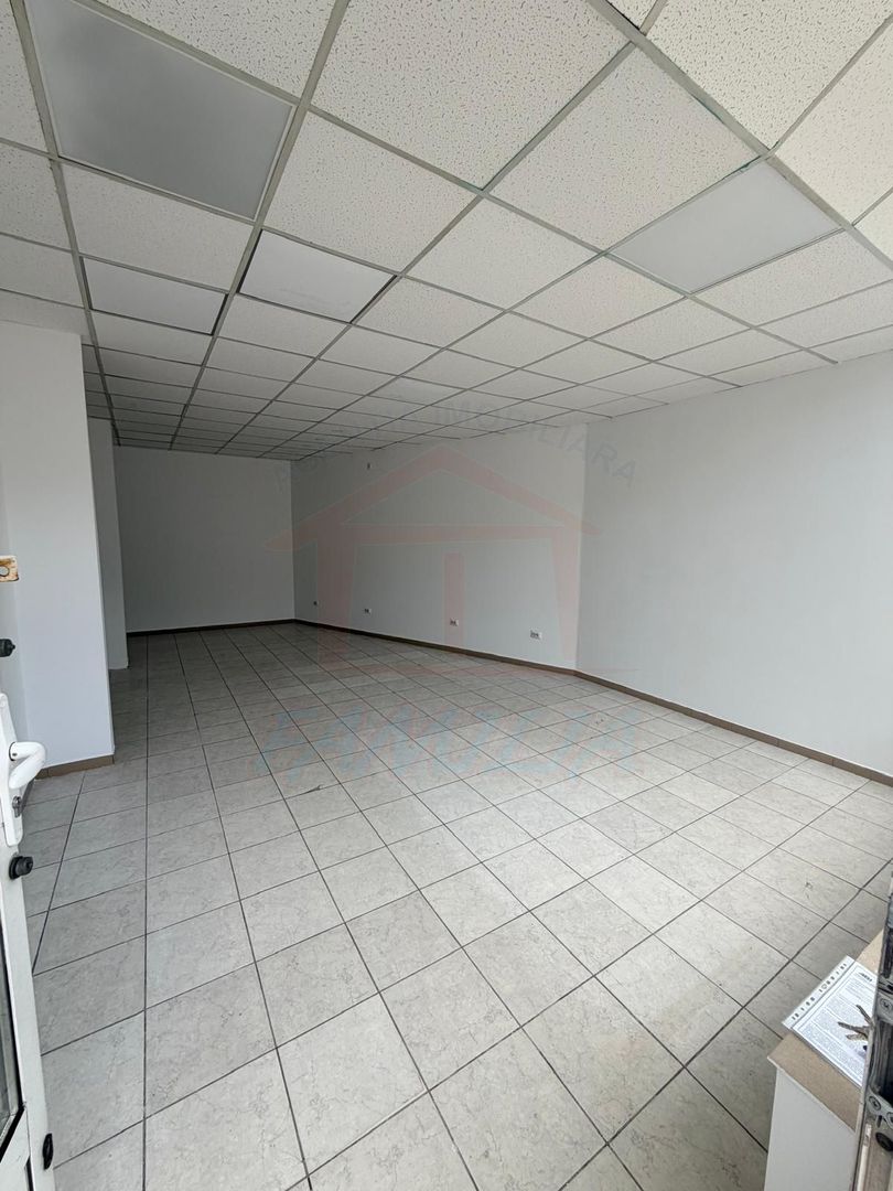 🏢 Spațiu comercial de vânzare – Oportunitate excelentă de investiție - Poză 14