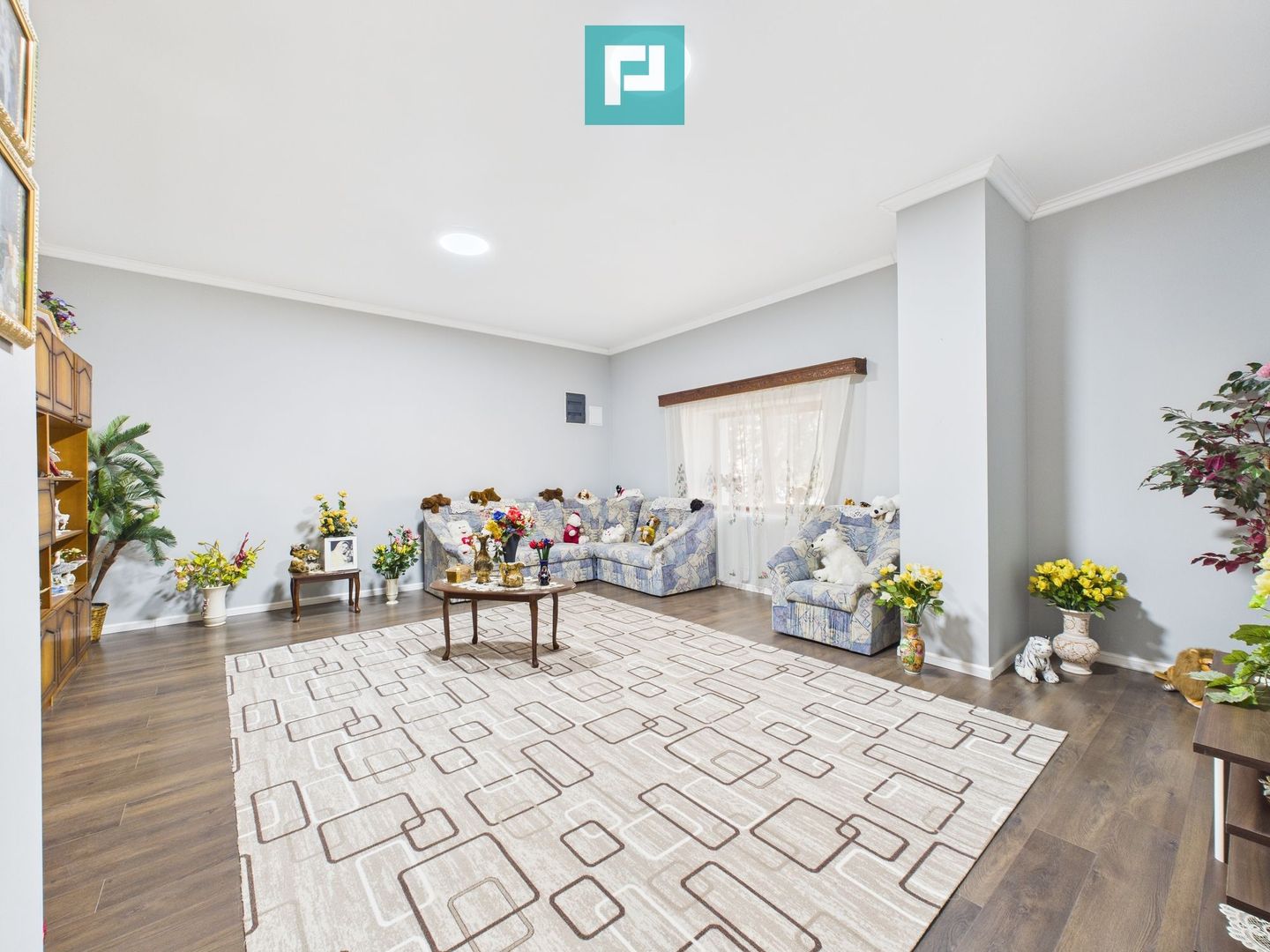 Casă cu 6 camere în Sânicolau Mare Timiș - Poză 5