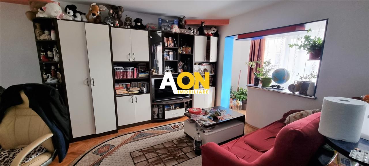 De vanzare apartament 2 camere zona Cetate - Poză 2