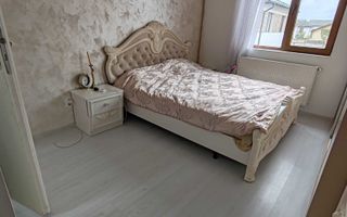 Apartament 3 camere/Două bai/curte proprie și parcare - Poză 2