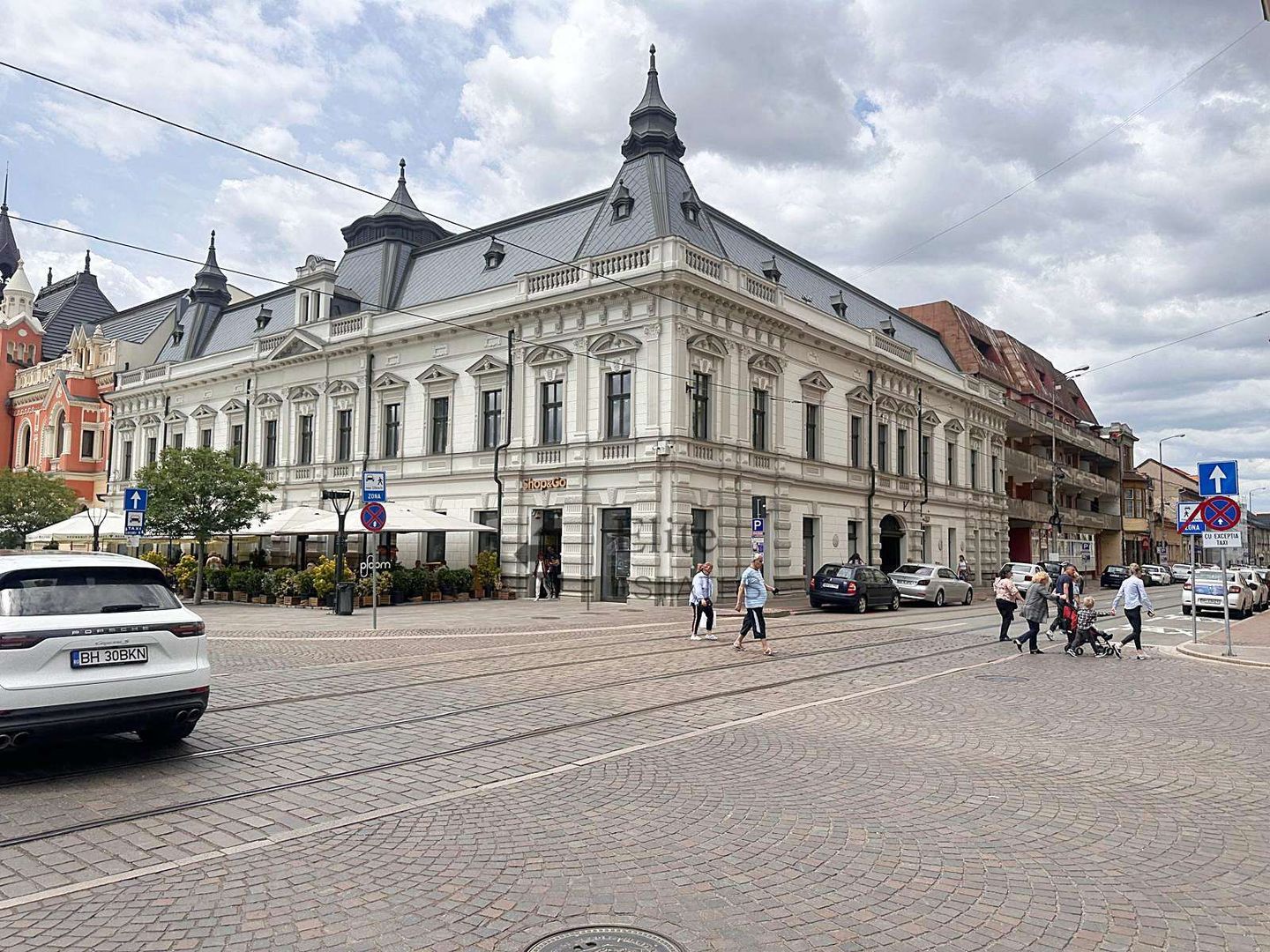 Spatiu pentru birouri ultracentral de inchiriat in Oradea - Poză 1