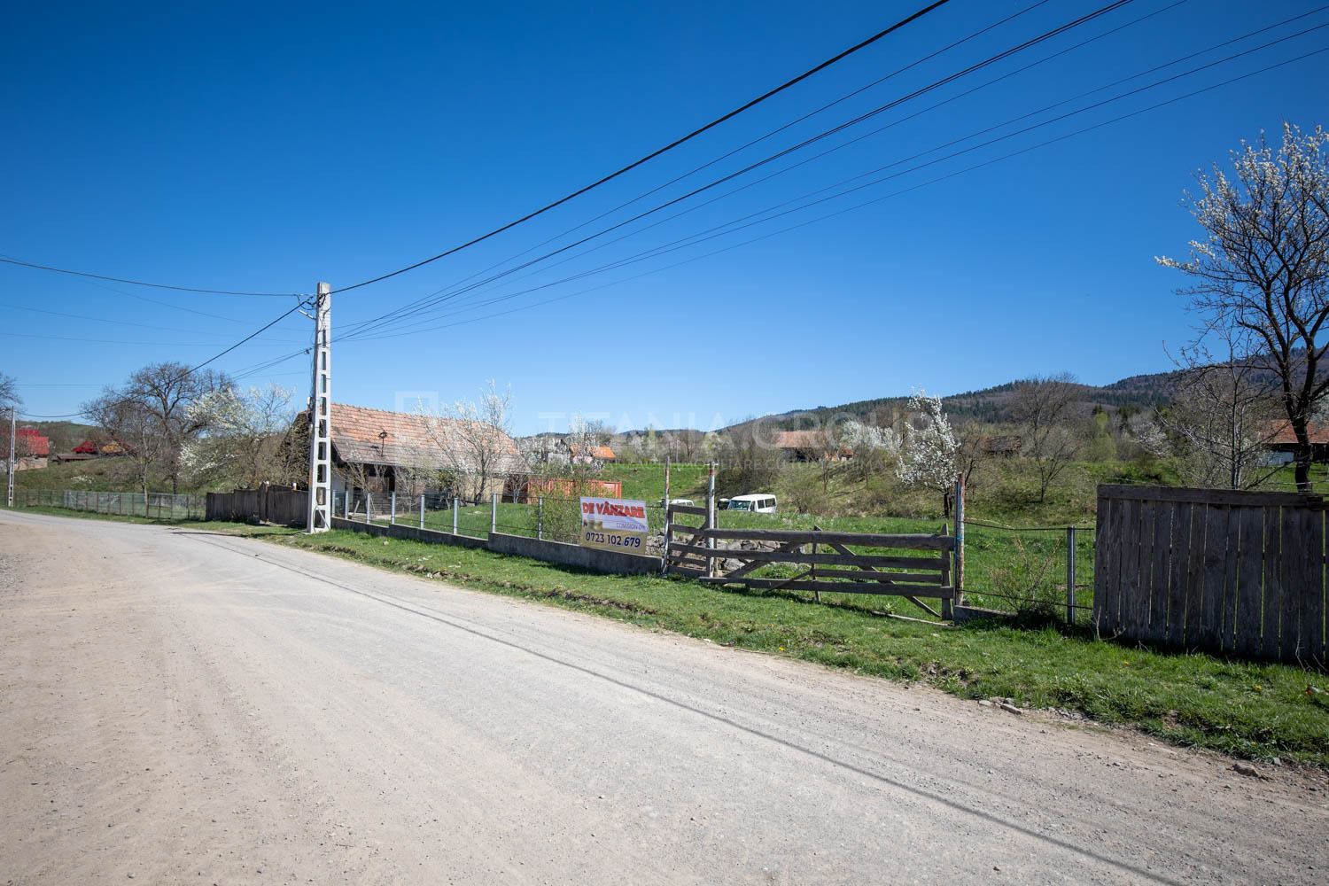Teren intravilan, 1100 mp - Localitatea Zagon - Poză 4