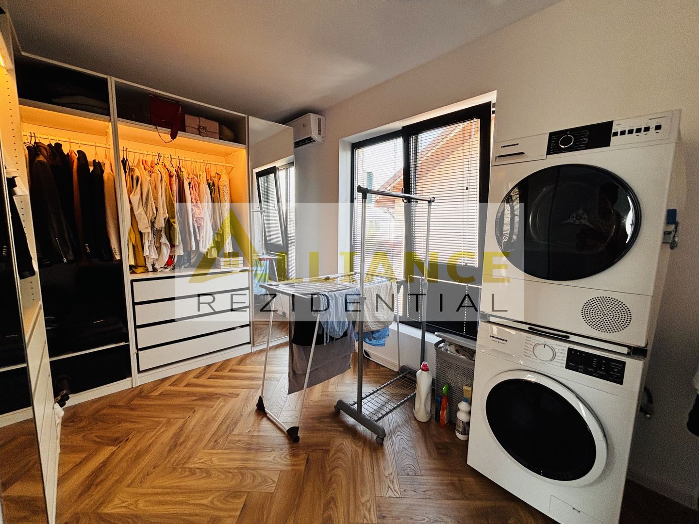 Casa  individuala cu piscina incalzita  5 camere 120 mp utili 280 - Poză 18