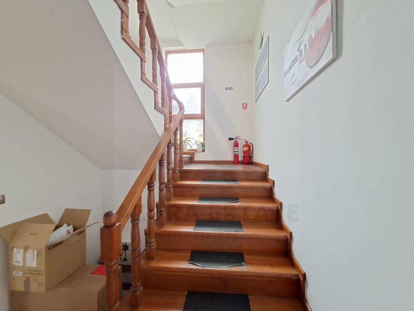 Spatiu birouri casa individuala curte proprie 9 birouri Selimbar - Poză 19