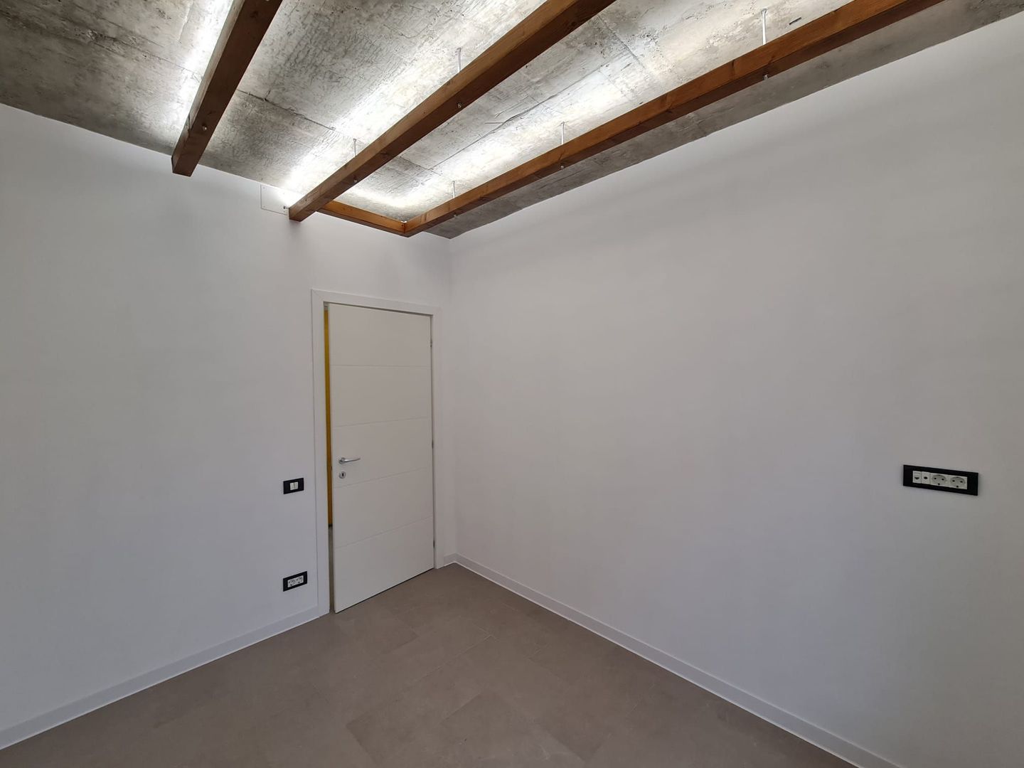 3 camere | Allegoria Colentina | nemobilat | parcare stație electrica - Poză 8