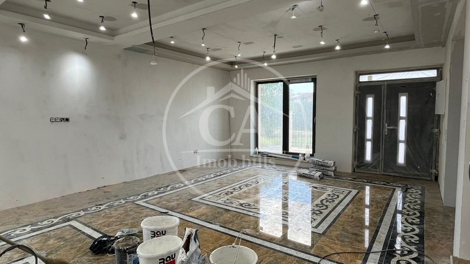 Casă de vânzare P+E+M cu 7 camere in Cartierul Grigorescu, Oradea - Poză 2