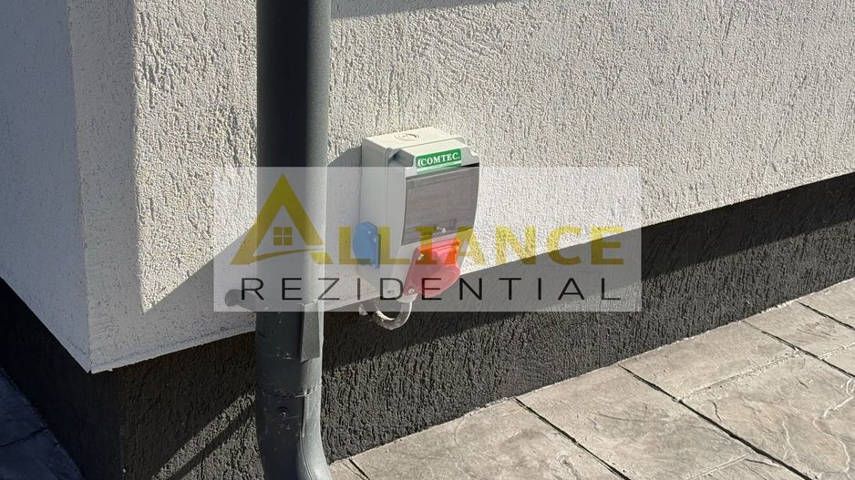 VILA INDIVIDUALA -4 CAMERE-3 BAI-STR.AVIATORILOR - Poză 9