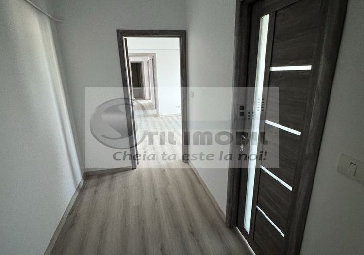 Apartament 4 camere, 109 mp,loc de parcare Tatarasi 220000 euro - Poză 5