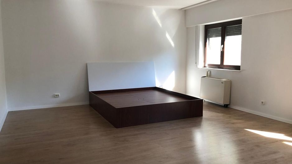 Vila 5 camere cu acces la lacul Baneasa | teren 400 mp - Poză 8