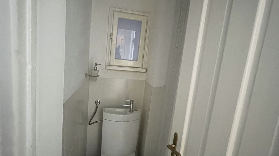 De vanzare Spatiu Birou/Apartament zona Romana Intrare Separata sect 1 - Poză 20