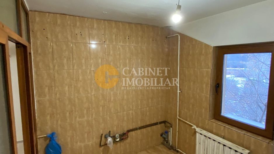 4 Camere Decomandat - Nicolina - Cug - Etaj 3 - Bloc 1986 - Poză 9