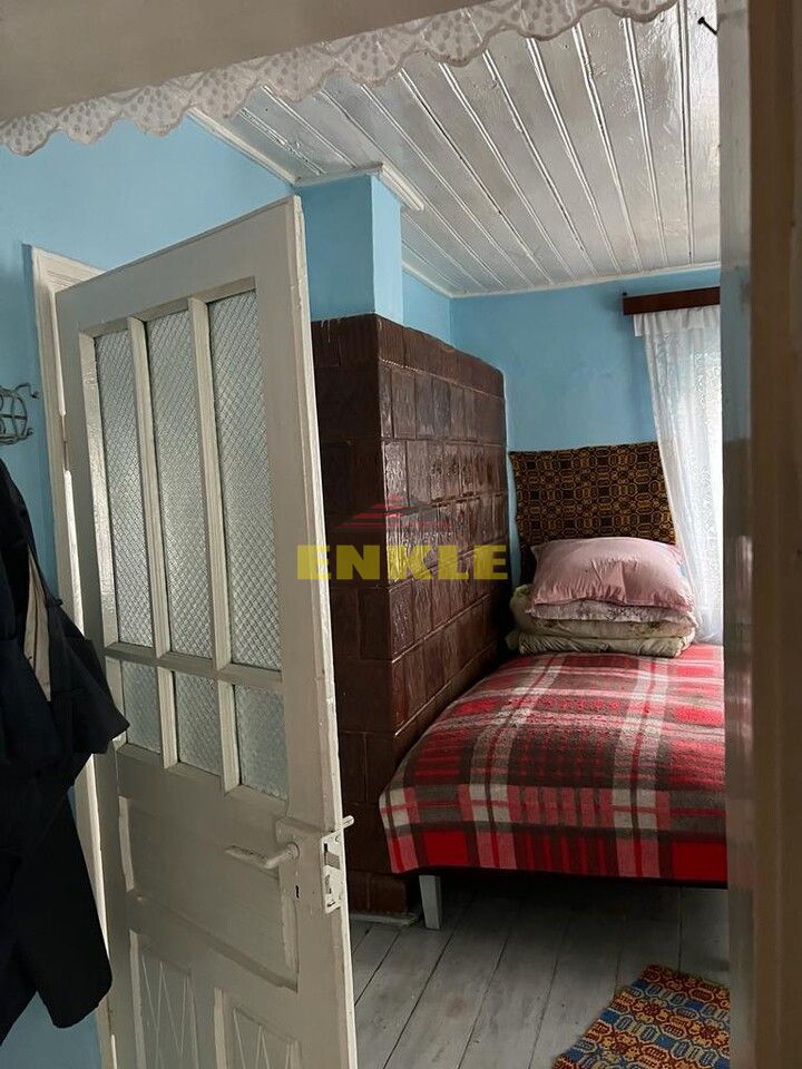 De vânzare casă bătrânească cu anexă in Oneaga - Poză 5