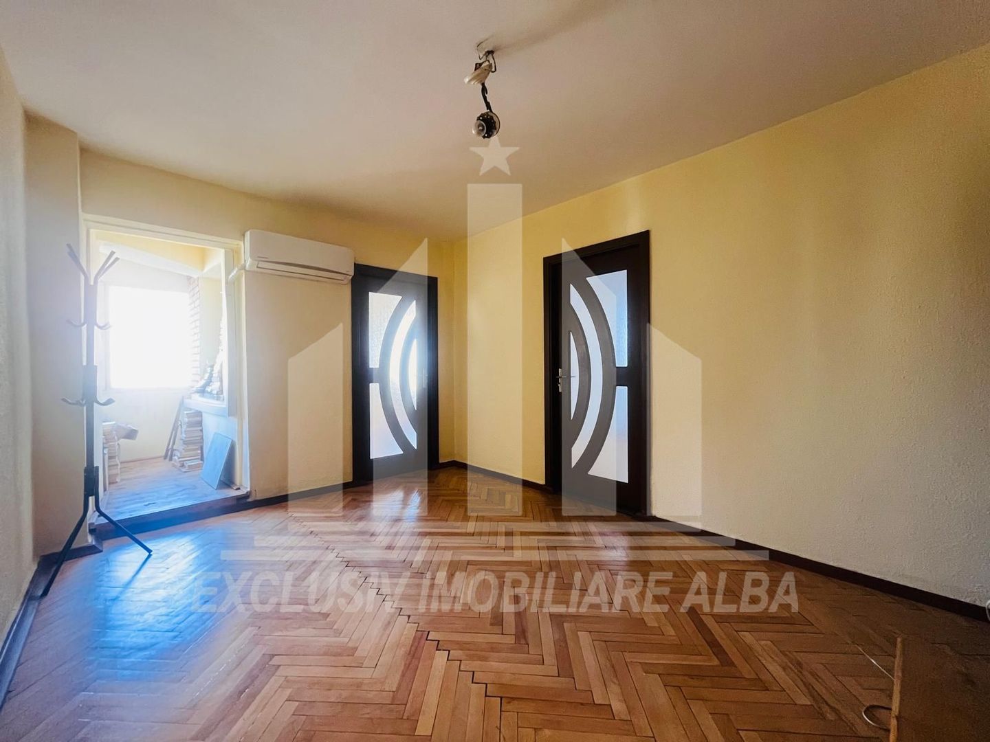 Apartament cu 4 camere, etaj 1 , Ultracentral - Poză 4