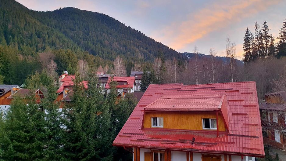 Comision 0 - Apartament în vilă, spațios, priveliște spre cabana Postăvaru - Poză 1