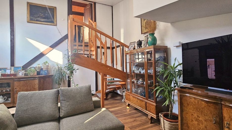 Vila 7 Camere - Str. Morii -Renovata 2024 - Teren 493 mp - Poză 3