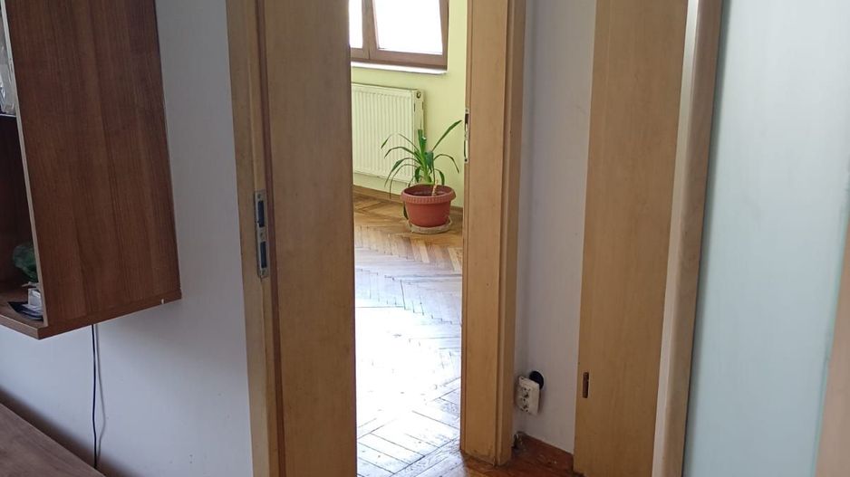 2 camere decomandate, Costin Georgian Metrou 5 min, bloc anvelopat - Poză 1