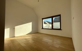 Casa cu 4 camere - Dumbarvita - Poză 14