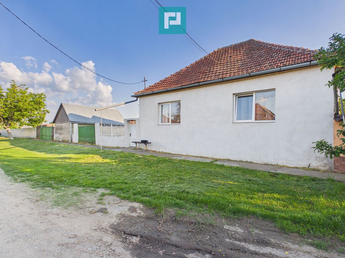 Casă cu 5 camere și teren 957 mp în Olari - Poză 2