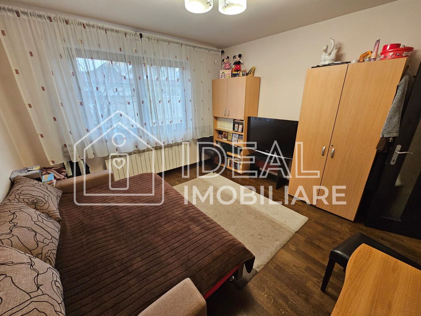 Casa Mobiltata-Utilata cu 4 camere,  pe Pictor Brana - Poză 5