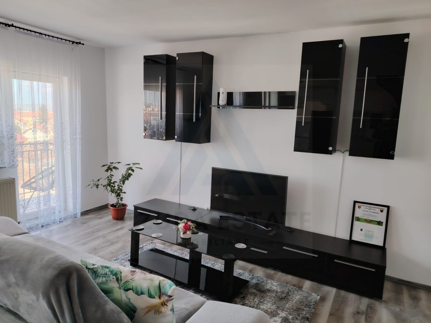 Apartament modern 3 camere 65 mp utili balcon zona Vasile Aaron - Poză 4