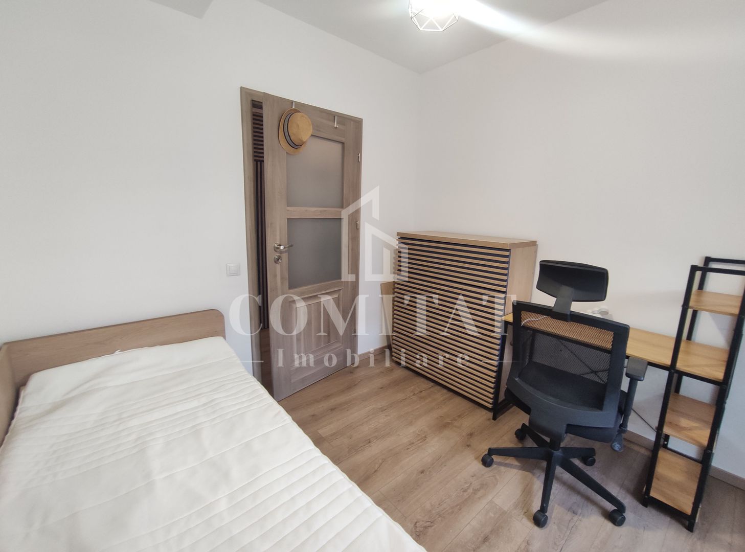 Apartament 2 camere  | etaj intermediar | Zona Centrala - Poză 4