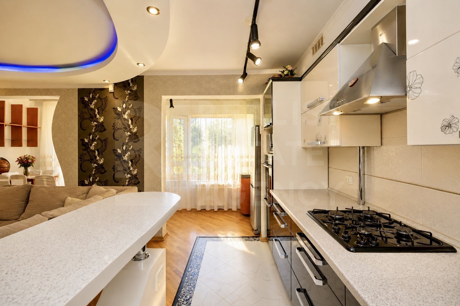 Chirie, apartament, 3 camere + living, str. Pușkin, Centru - Poză 4
