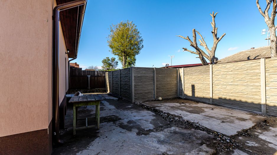 Casă renovată complet în Sânleani/Livada. - Poză 12