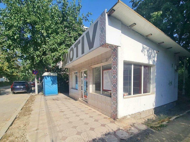 Spatiu comercial stradal - zona Micro 19, langa piata - Poză 1