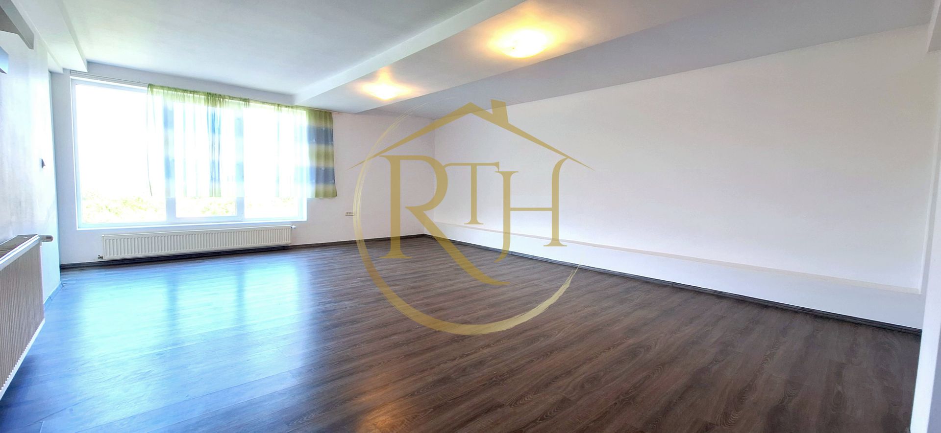 Oferim spre inchiriere, Apartament spatios, 4 camere, pentru locuit sau Firme - Poză 7